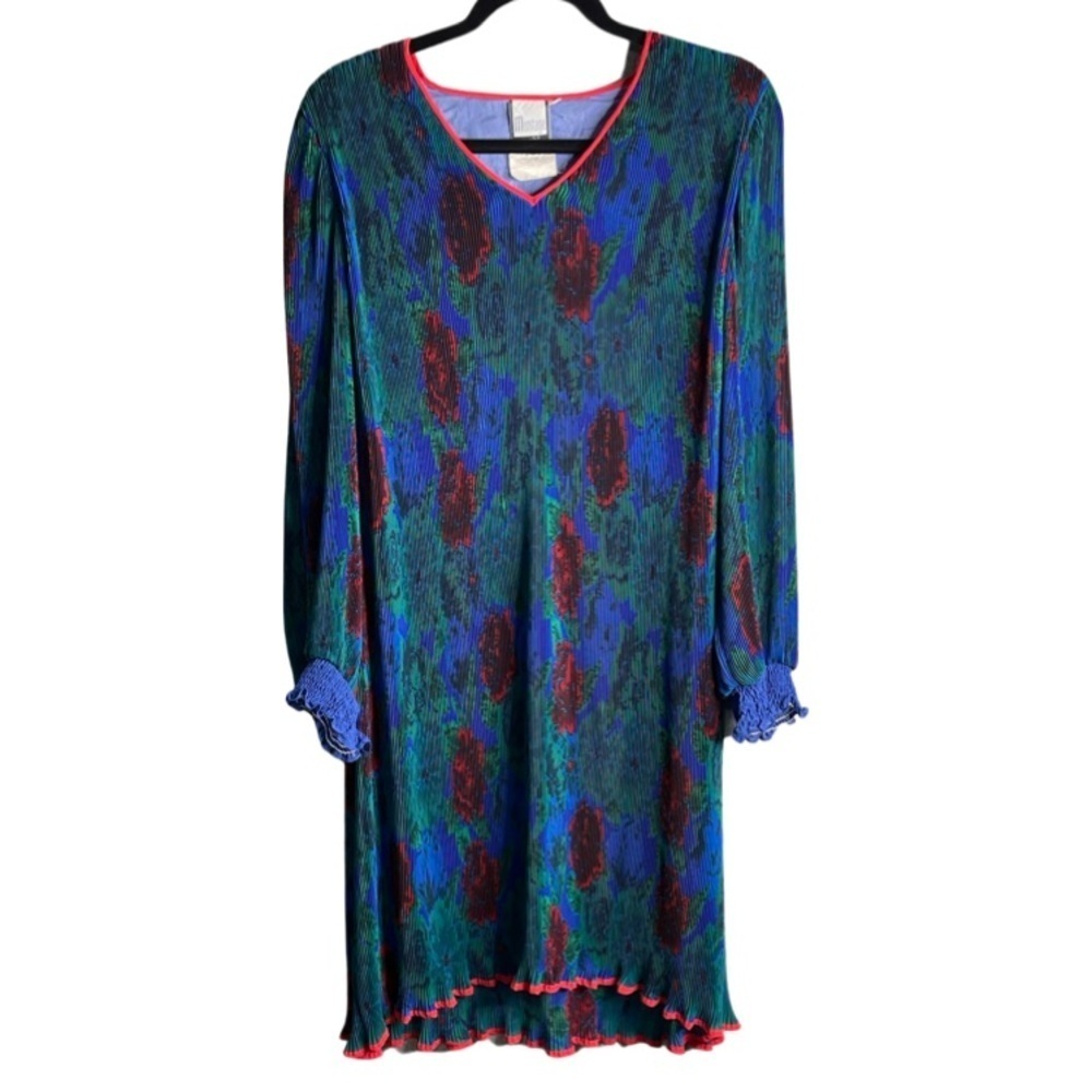 Montage nights accordion ribbed Vintage long sleeve lightweight dress. Size S